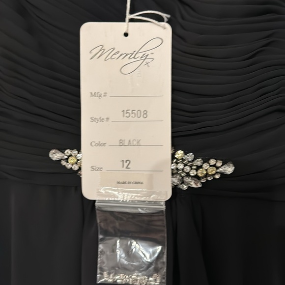 Merrily Chiffon Bridesmaid Dresses Long Pleated Empire V Back Evening Gowns - Picture 6 of 6